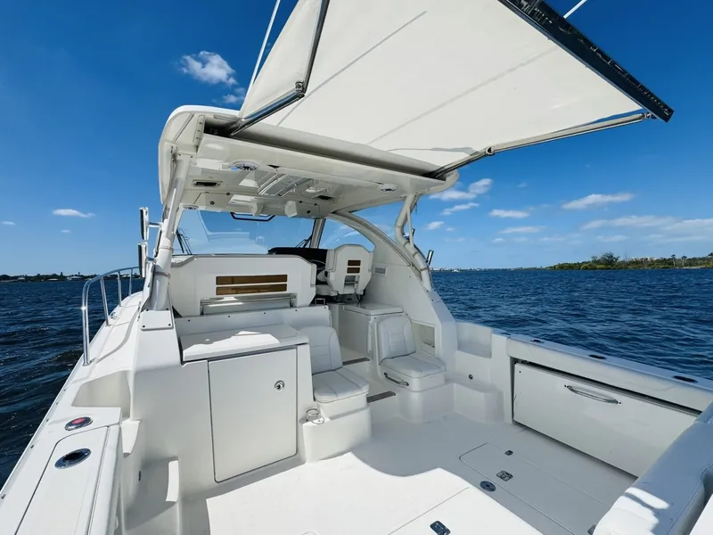 Slide: The Image of Pursuit OS 355 2021 - 6057225