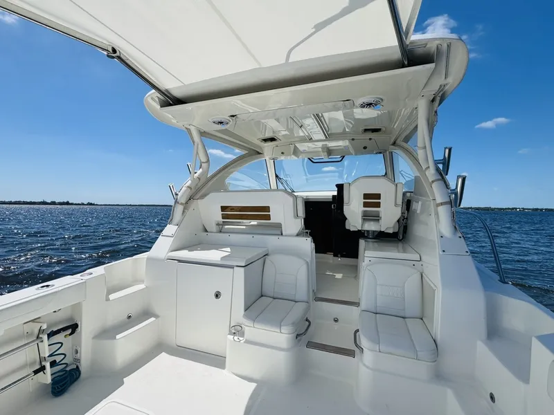 Slide: The Image of Pursuit OS 355 2021 - 6057229