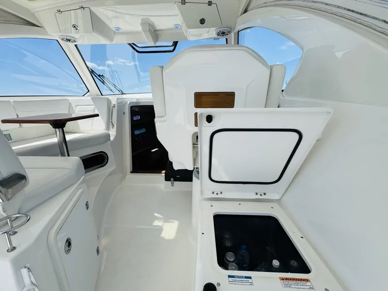 Slide: The Image of Pursuit OS 355 2021 - 6057232