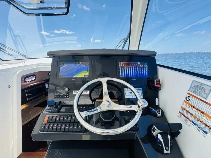 Slide: The Image of Pursuit OS 355 2021 - 6057237