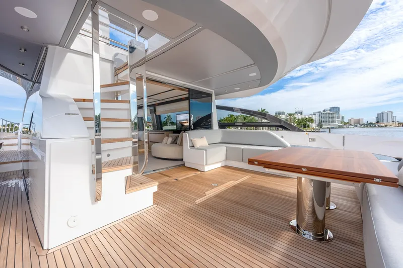 Slide: The Image of Azimut S8 2024 - 6058107
