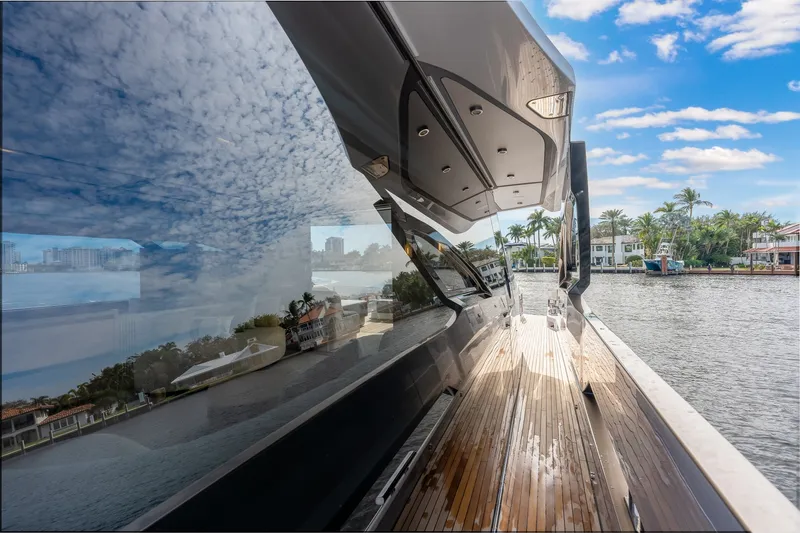 Slide: The Image of Azimut S8 2024 - 6058172