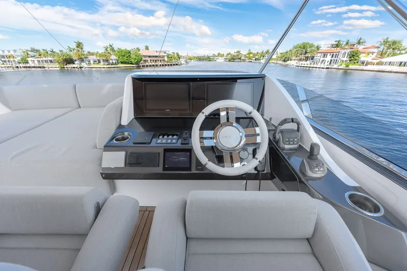 Slide: The Image of Azimut S8 2024 - 6058178