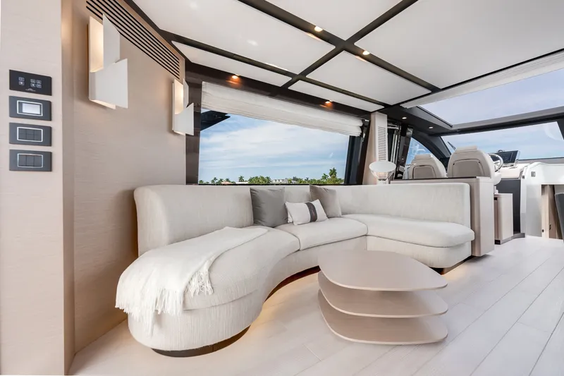 Slide: The Image of Azimut S8 2024 - 6058180