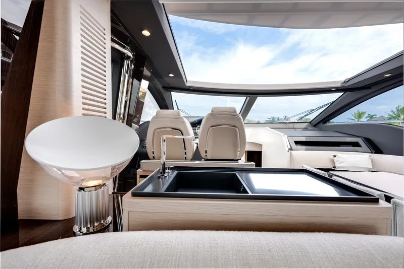 Slide: The Image of Azimut S8 2024 - 6058184