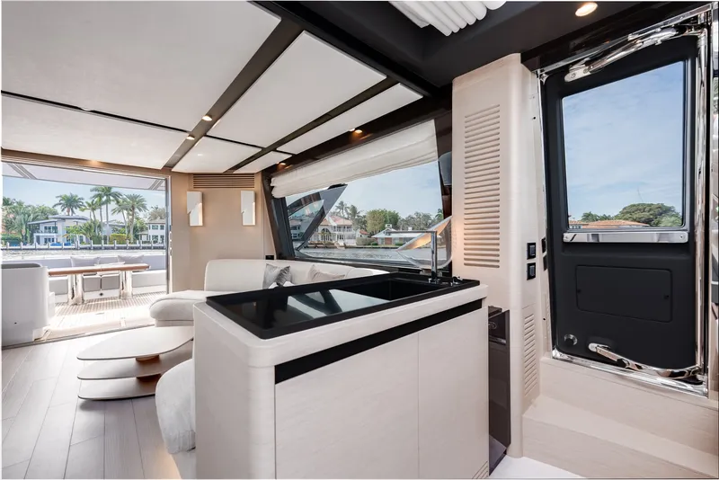 Slide: The Image of Azimut S8 2024 - 6058185