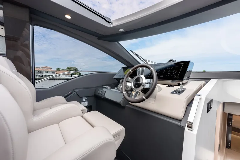 Slide: The Image of Azimut S8 2024 - 6058187