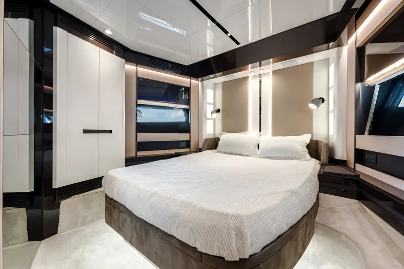 Slide: The Image of Azimut S8 2024 - 6058231