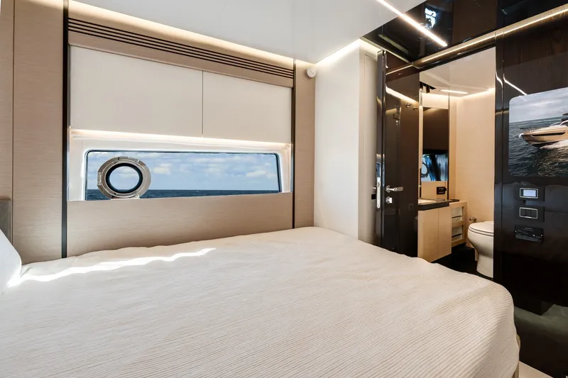 Slide: The Image of Azimut S8 2024 - 6058241