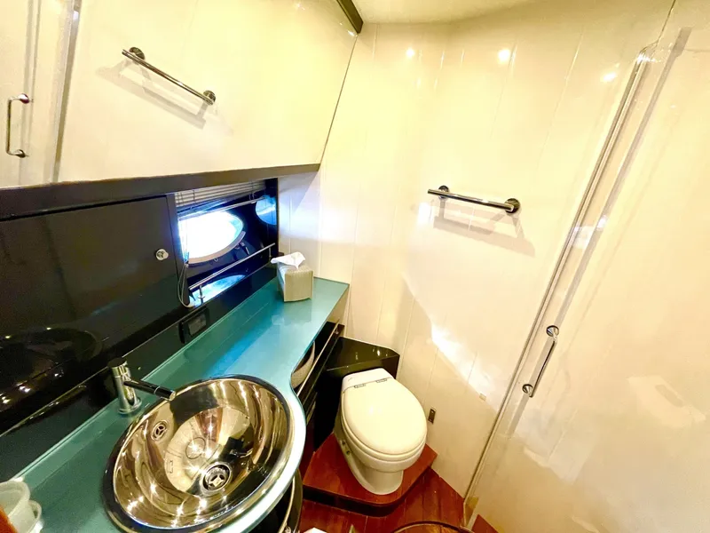 Slide: The Image of Uniesse 58 MY 2006 - 6057706