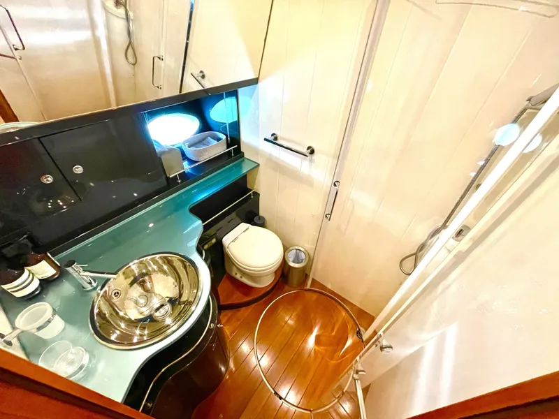 Slide: The Image of Uniesse 58 MY 2006 - 6057713