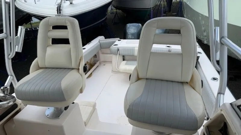 Slide: The Image of Grady-White 28 2006 - 6057771