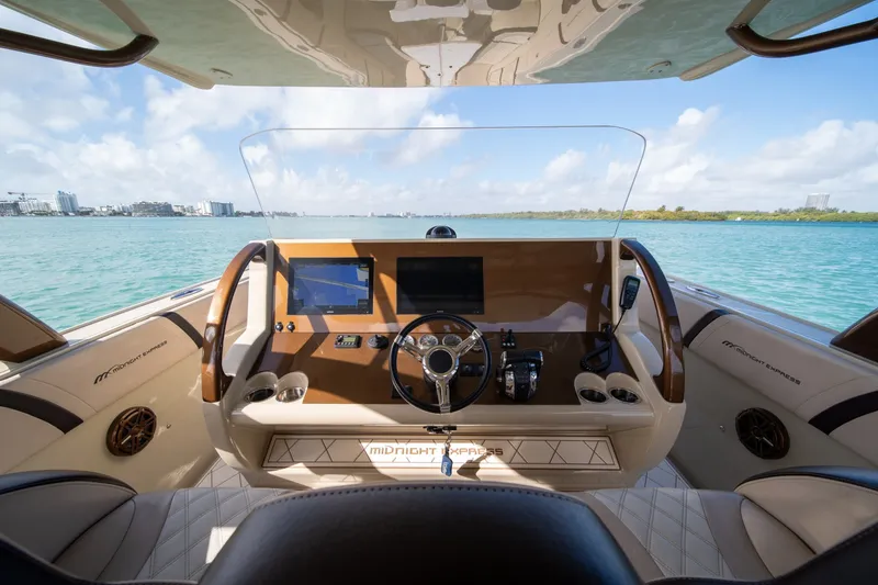 Slide: The Image of Midnight Express 43 2019 - 6058626