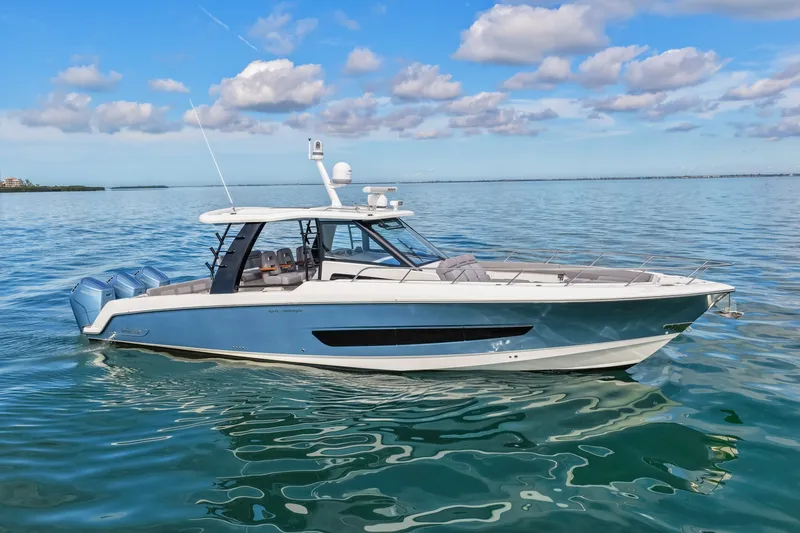 Slide: The Image of Boston Whaler 42 2023 - 6059034