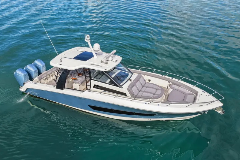 Slide: The Image of Boston Whaler 42 2023 - 6059035