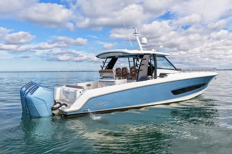 Slide: The Image of Boston Whaler 42 2023 - 6059038