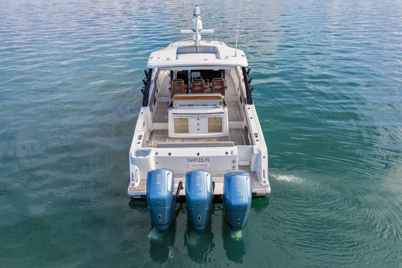 Slide: The Image of Boston Whaler 42 2023 - 6059041