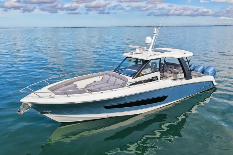 Slide: The Image of Boston Whaler 42 2023 - 6059013