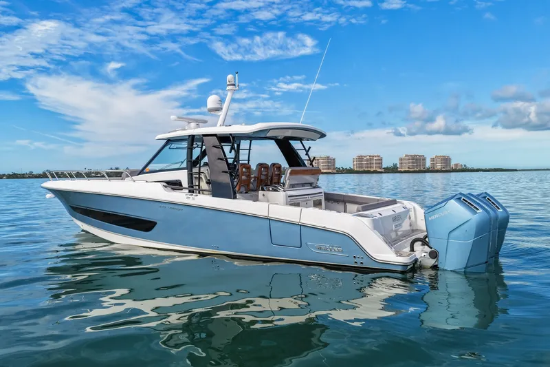 Slide: The Image of Boston Whaler 42 2023 - 6059022