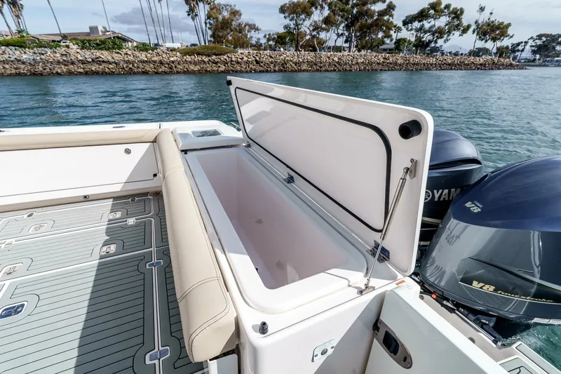 Slide: The Image of 2018 38 Pursuit Off Shore - Tag Team - 6062876