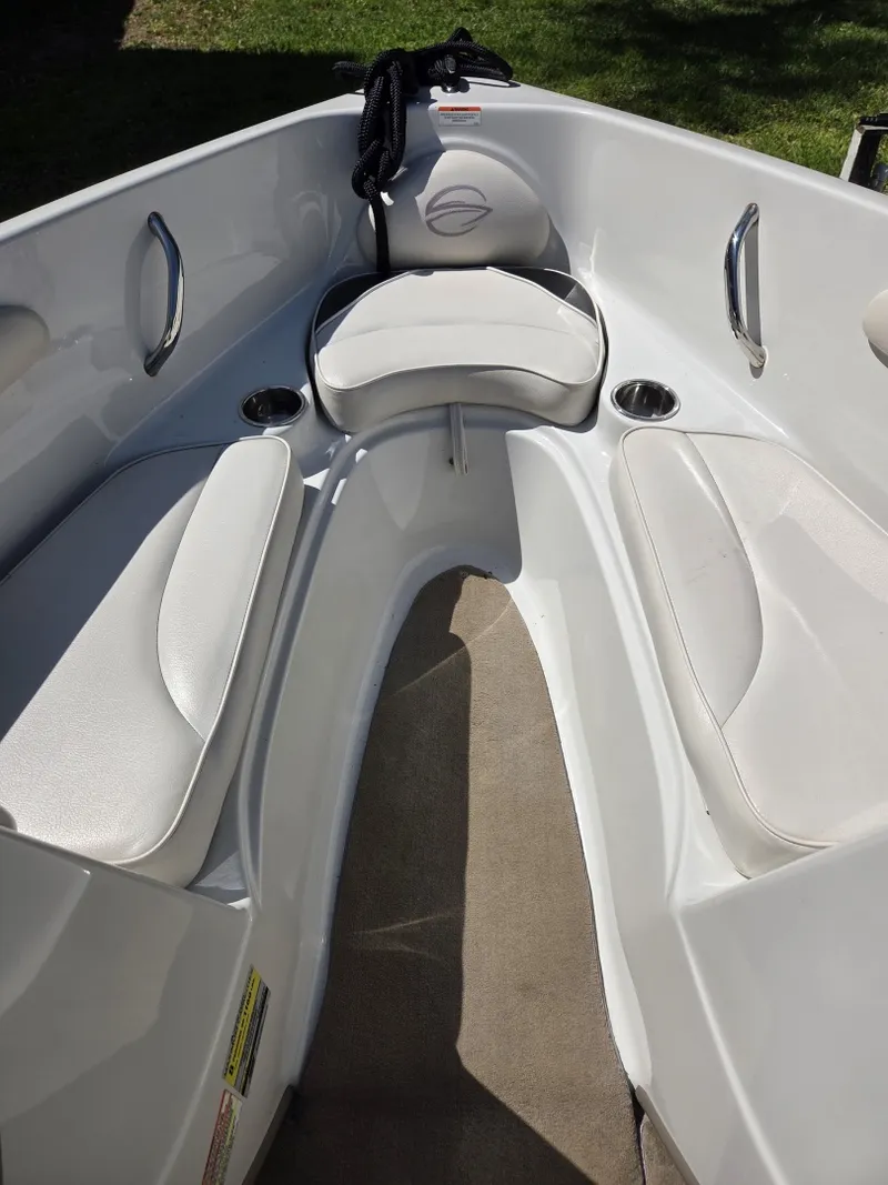 Slide: The Image of Crownline Boats 18 SS 2011 - 6061245