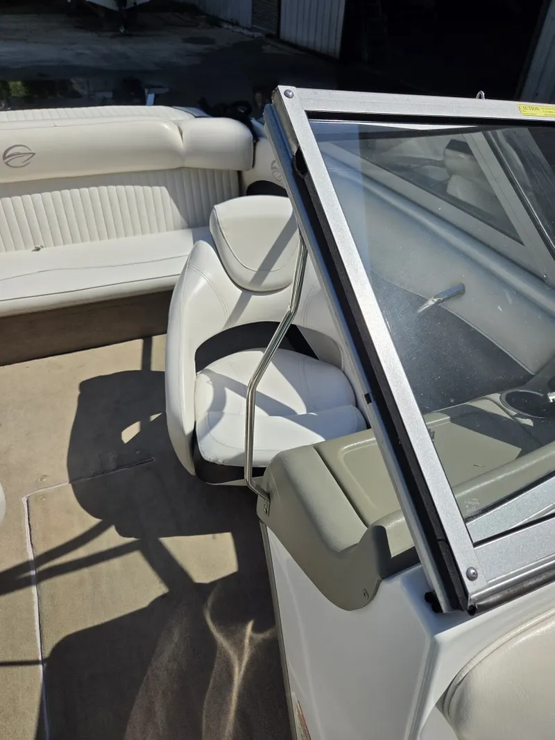 Slide: The Image of Crownline Boats 18 SS 2011 - 6061246