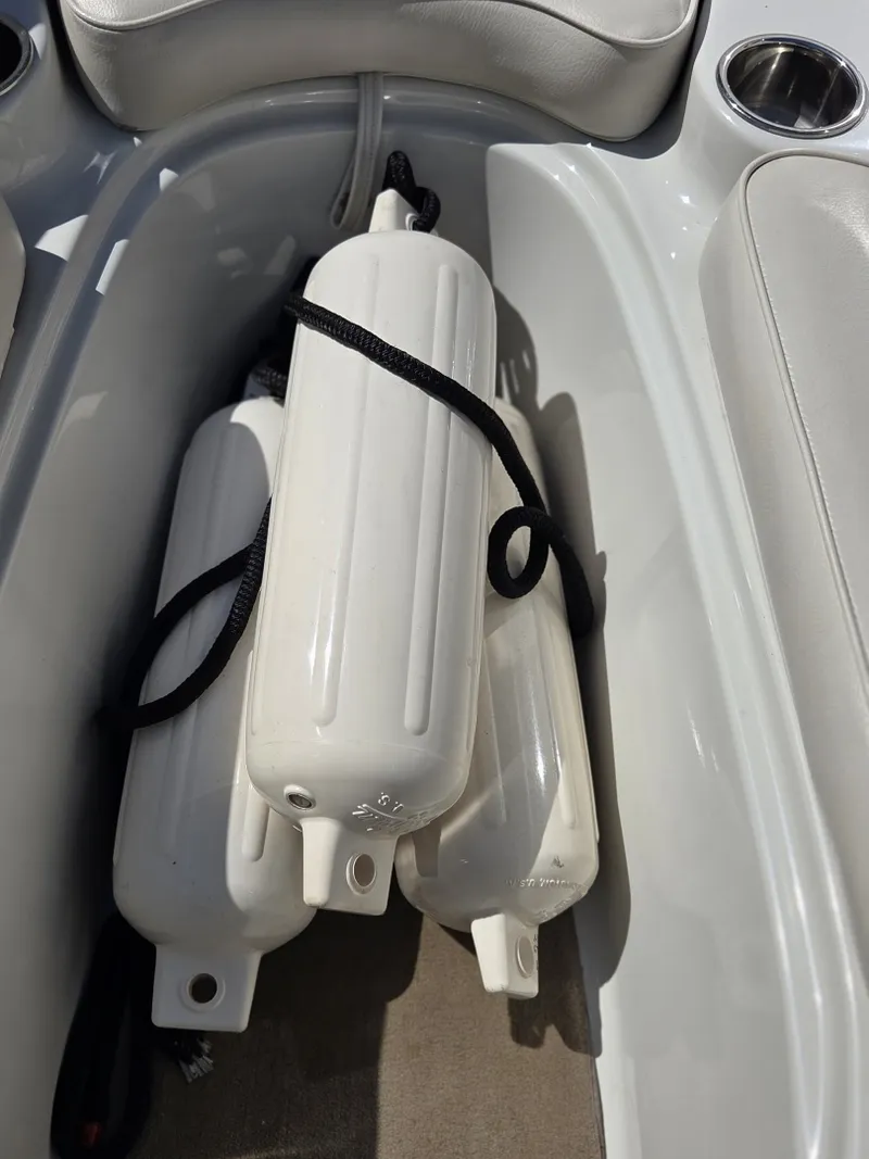 Slide: The Image of Crownline Boats 18 SS 2011 - 6061253