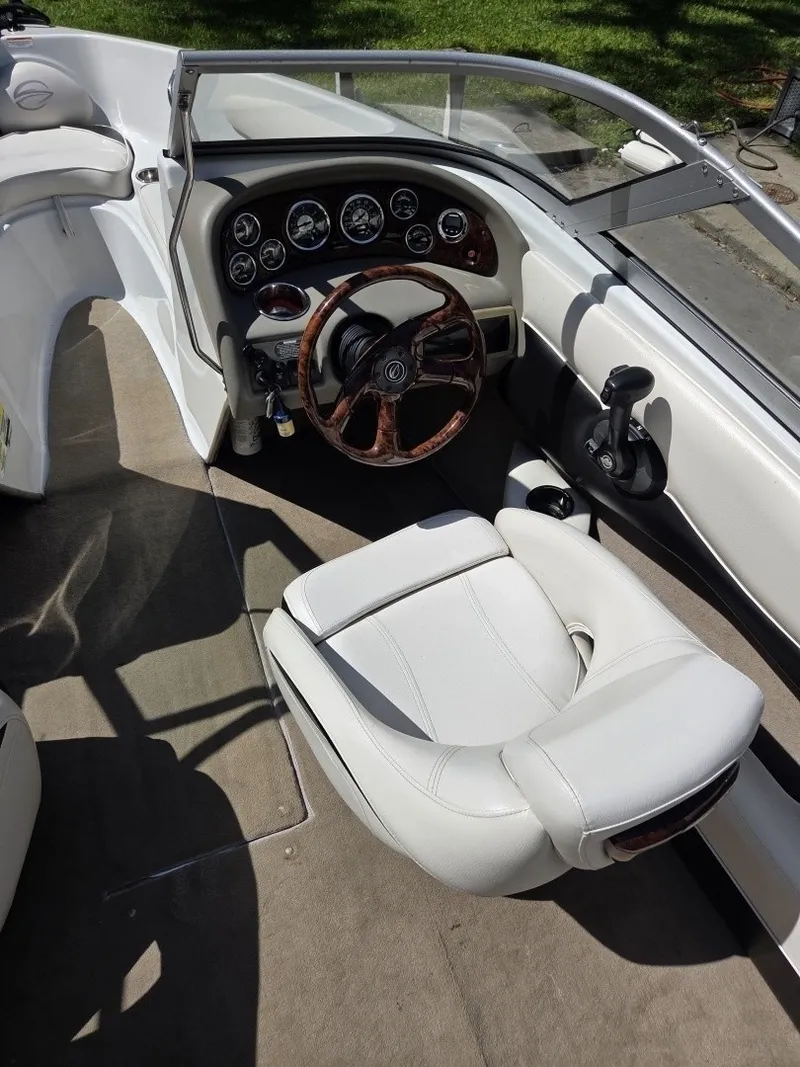 Slide: The Image of Crownline Boats 18 SS 2011 - 7508770