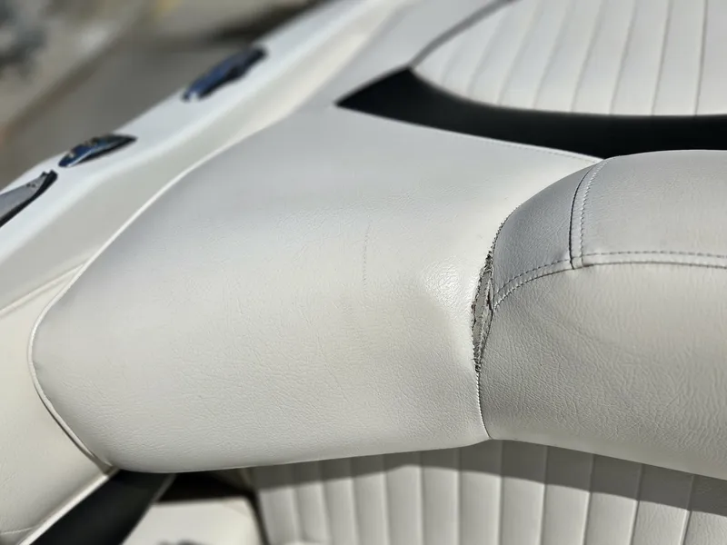 Slide: The Image of Crownline Boats 18 SS 2011 - 6061260