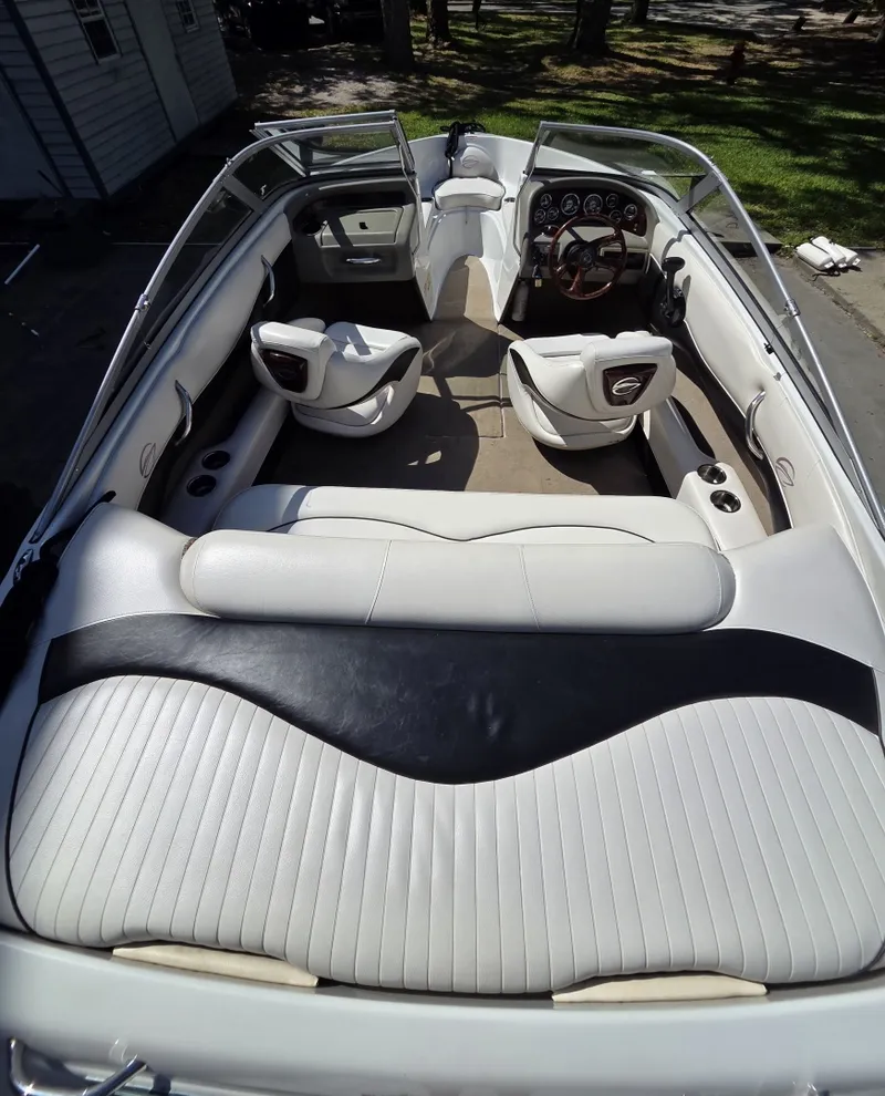 Slide: The Image of Crownline Boats 18 SS 2011 - 6061243