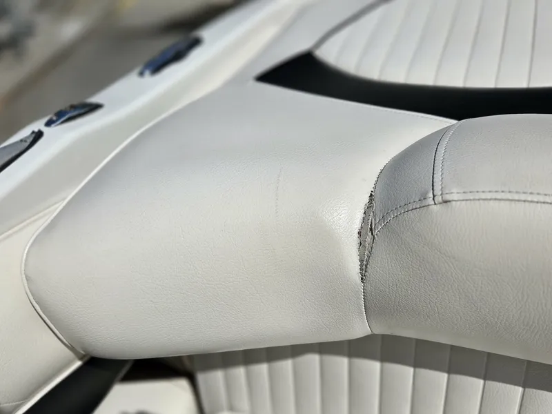 Slide: The Image of Crownline Boats 18 SS 2011 - 7508787