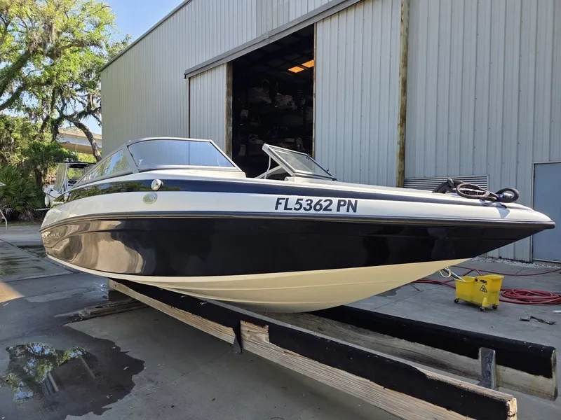 Slide: The Image of Crownline Boats 18 SS 2011 - 7508763