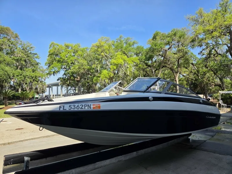 The Image of Crownline Boats 18 SS 2011 - 7508761