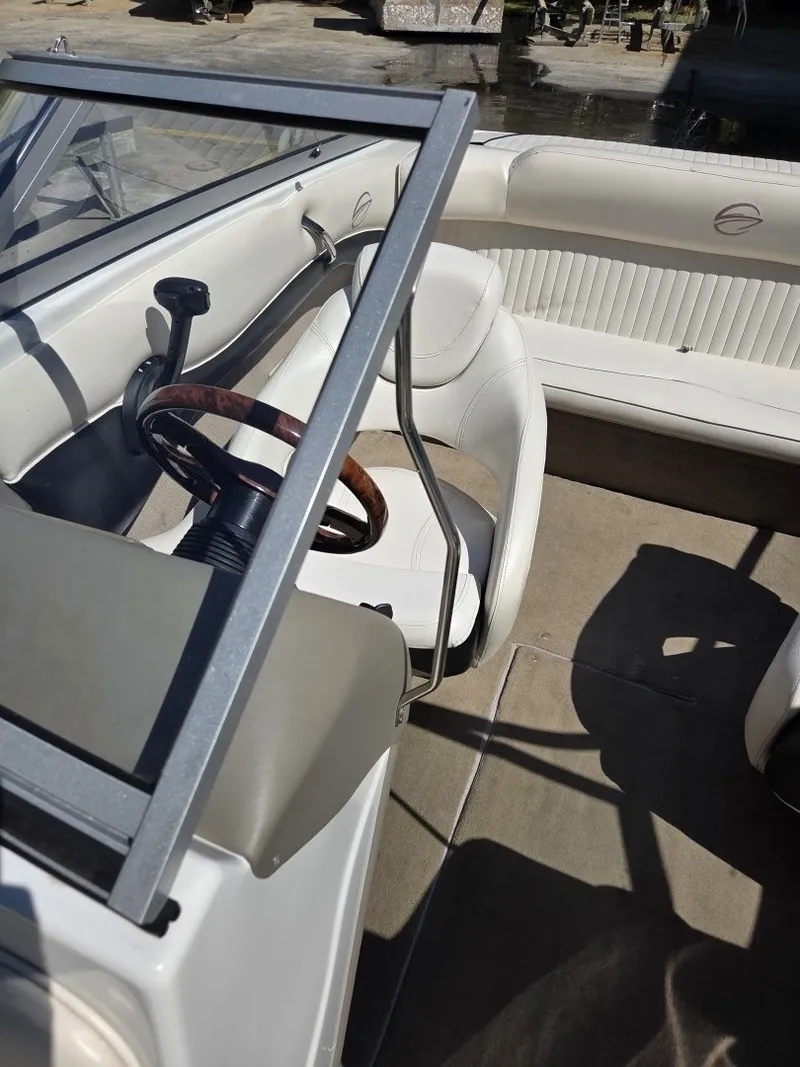Slide: The Image of Crownline Boats 18 SS 2011 - 7508775