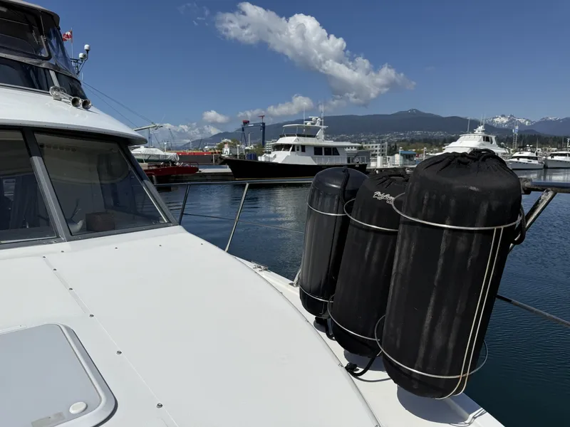 Slide: The Image of Carver Yachts 370 Voyager 1996 - 6061321