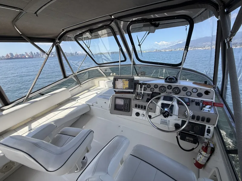 Slide: The Image of Carver Yachts 370 Voyager 1996 - 6061350