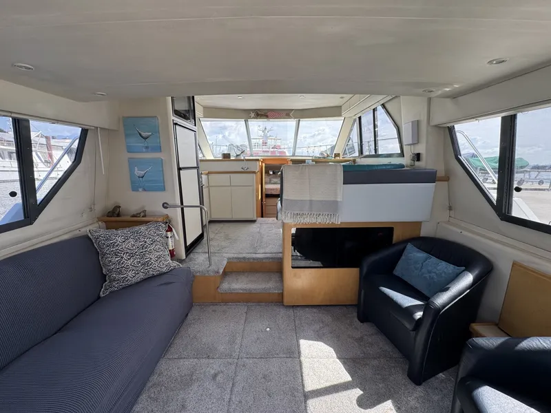 Slide: The Image of Carver Yachts 370 Voyager 1996 - 6061371