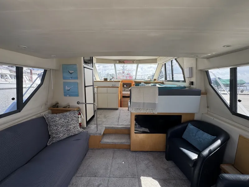 Slide: The Image of Carver Yachts 370 Voyager 1996 - 6061391