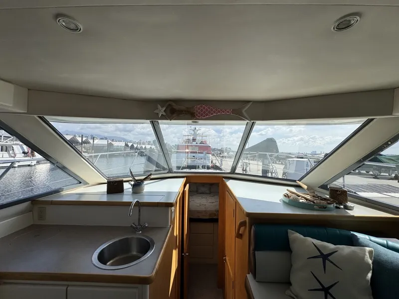 Slide: The Image of Carver Yachts 370 Voyager 1996 - 6061393