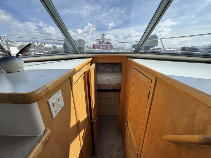 Slide: The Image of Carver Yachts 370 Voyager 1996 - 6061394