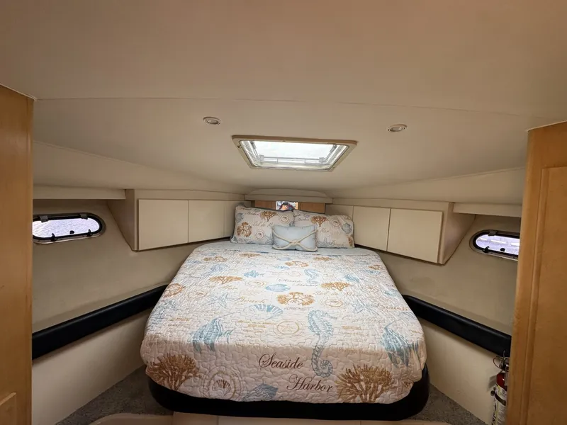 Slide: The Image of Carver Yachts 370 Voyager 1996 - 6061400