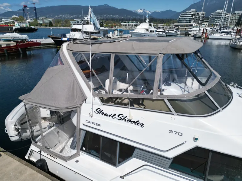 Slide: The Image of Carver Yachts 370 Voyager 1996 - 6061336