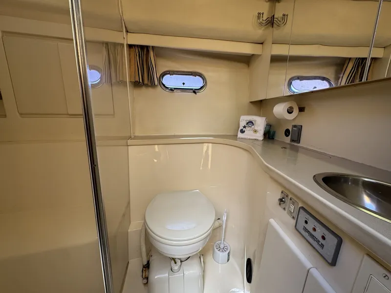 Slide: The Image of Carver Yachts 370 Voyager 1996 - 6061374