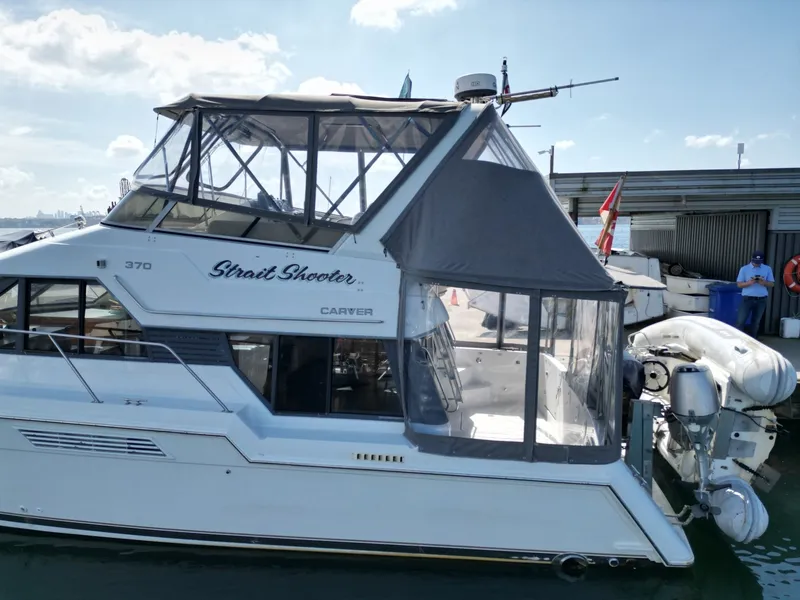 Slide: The Image of Carver Yachts 370 Voyager 1996 - 6061332