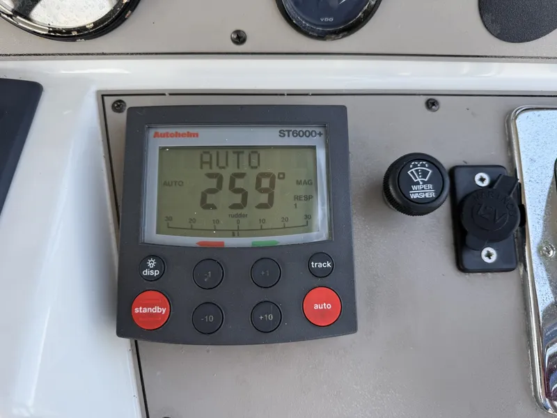 Slide: The Image of Carver Yachts 370 Voyager 1996 - 6061405