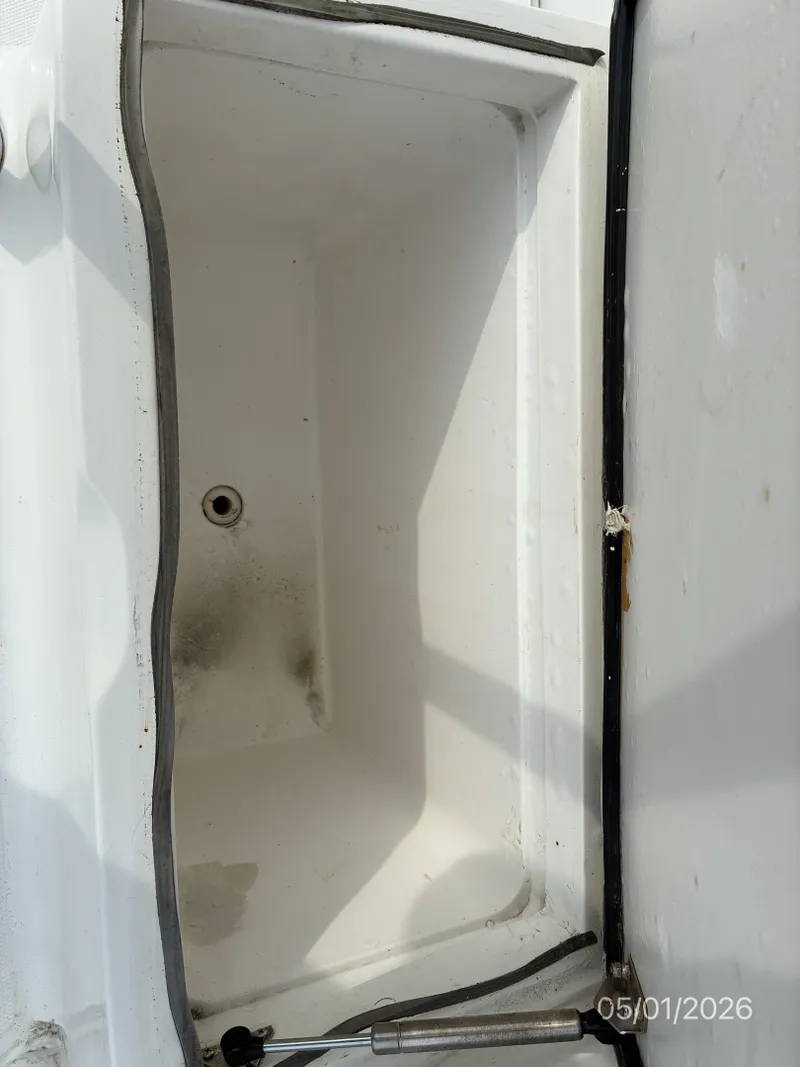 Slide: The Image of 34' Luhrs Cockpit - 6086230
