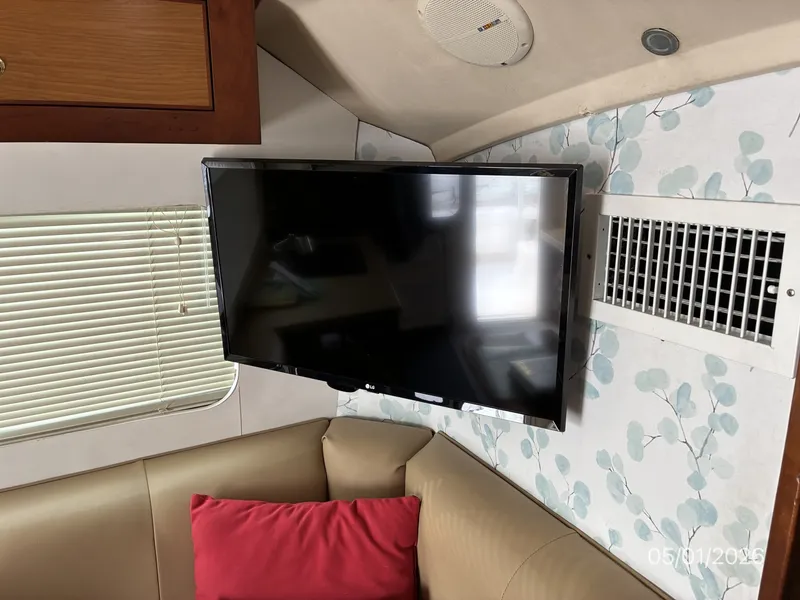 Slide: The Image of 34' Luhrs Salon Port - 6086387