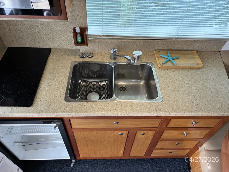 Slide: The Image of 34' Luhrs Galley - 6086389