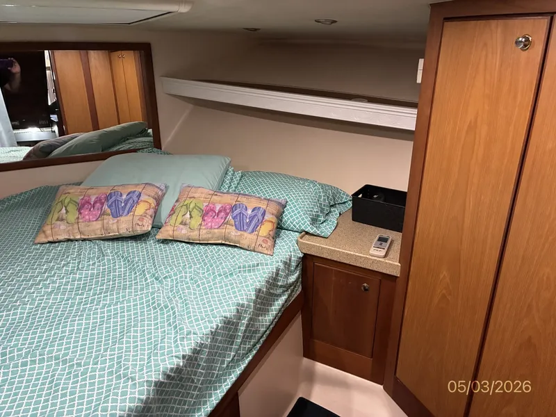 Slide: The Image of 34' Luhrs Stateroom - 6086394