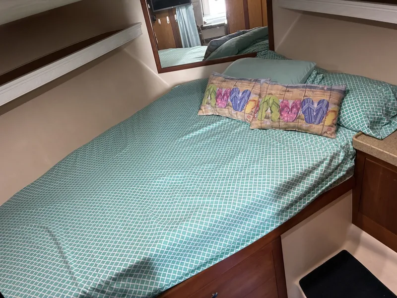 Slide: The Image of 34' Luhrs Stateroom - 6086395